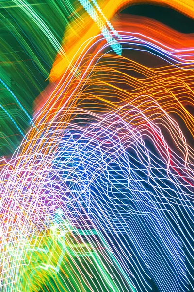 Soyut Bulanık Bokeh Neon Işığı Şehir Gece Arkaplanını Izler — Stok fotoğraf