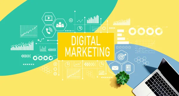 Digitale Marketing Met Een Laptop Een Gele Groene Blauwe Achtergrond — Stockfoto