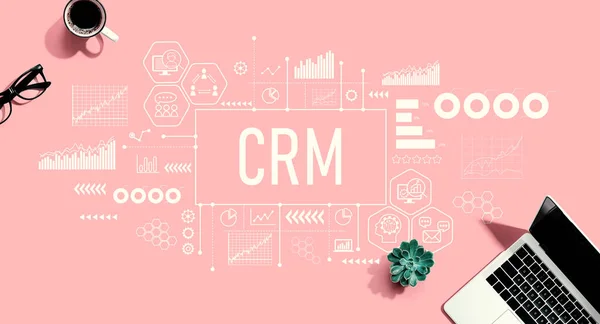 Crm Customer Relationship Management Tema Med Bärbar Dator Rosa Bakgrund — Stockfoto
