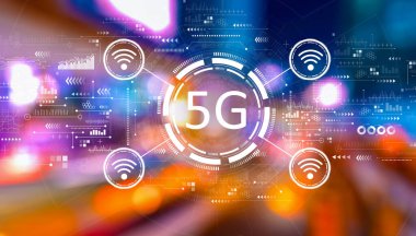 Geceleri şehir ışıkları olan 5G ağı