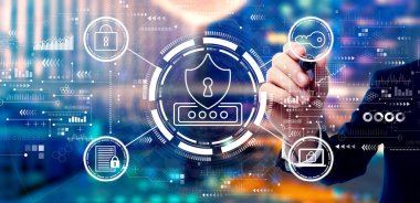 Gece vakti iş adamlarıyla siber güvenlik teması