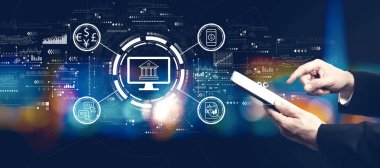 Gece tablet bilgisayar kullanan bir iş adamıyla Fintech teması