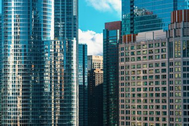Chicago, Illinois 'deki gökdelenler aydınlık bir sabahta