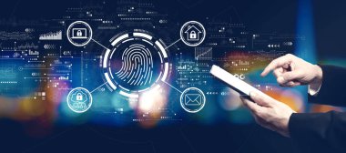 Gece tablet bilgisayar kullanarak iş adamıyla parmak izi tarama teması