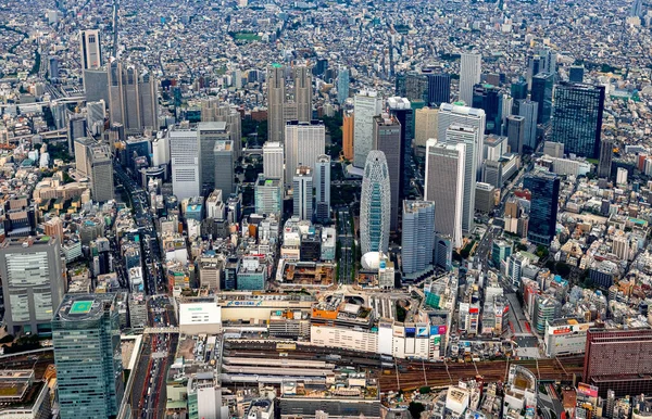 東京都新宿区の高層ビル群の空中写真 — ストック写真