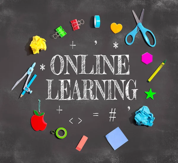 Online Learning Theme School Supplies Chalkboard Flat Lay — ストック写真