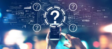 Soru işaretleri ile bulanık şehir ışıkları gece