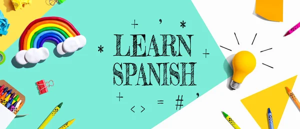 Spanyolca Temasını Okul Malzemelerinin Genel Bakış Açısıyla Öğren Düz Yat — Stok fotoğraf