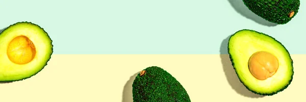 Свежий Авокадо Наполовину Вид Сверху Плоский Узор — стоковое фото