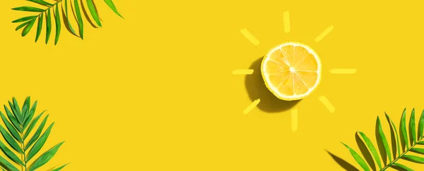 Літня Концепція Лимонним Сонячним Світлом Пальмовим Листям Плоска — стокове фото