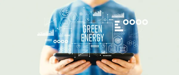 Koncepcja Zielonej Energii Młodzieńcem Korzystającym Tabletu — Zdjęcie stockowe