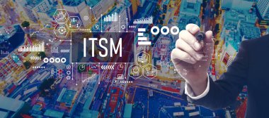 ITSM - Bilgi Teknolojisi Servis Yönetimi teması Gece bir iş adamıyla