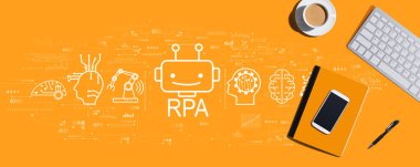 Bir bilgisayar klavyesi ve ofis ögeleri ile Robotik Süreç Otomasyon RPA temasıName