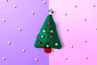 Noel minder ağacı tepede - düz yatıyordu