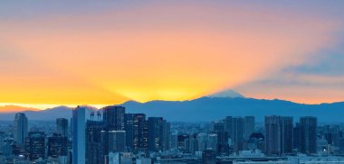 Tokyo, Japonya 'dan Nadir Dağ Gölgesi ile Fuji Dağı manzarası