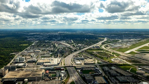 美国伊利诺斯州郊区的空中景观 免版税图库照片