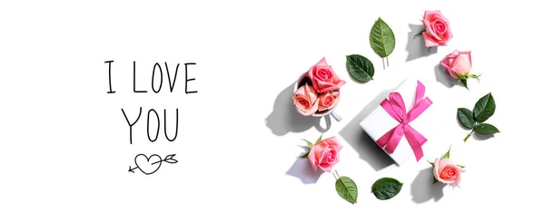 Amo Mensagem Com Uma Caixa Presente Rosas Flat Lay Imagem De Stock