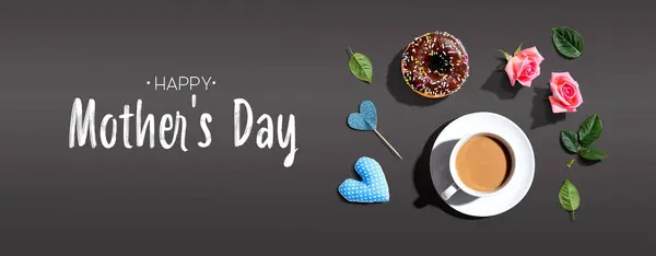 Mensagem Feliz Dia Das Mães Com Uma Xícara Café Donut Fotos De Bancos De Imagens Sem Royalties