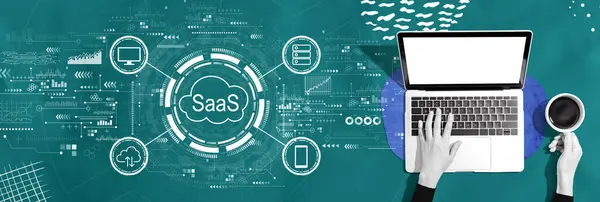 Saas 将软件作为一种服务概念 用户可以使用笔记本电脑 免版税图库照片