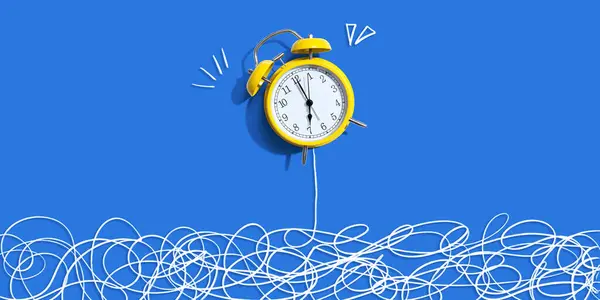 Relógio Alarme Com Caos Tema Confusão Flat Lay Imagem De Stock