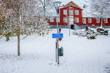 İsveç, Hassleholm 'deki Hembygdsparken parkında kış.