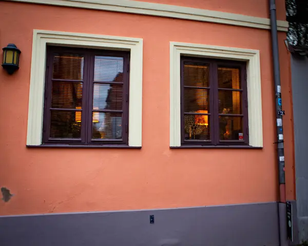 Malmö 'de Gamla Vaster' da sonbahar renklerinde bir ev