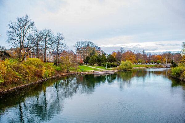 Вид на Мальмский канал в Мальмё, Швеция