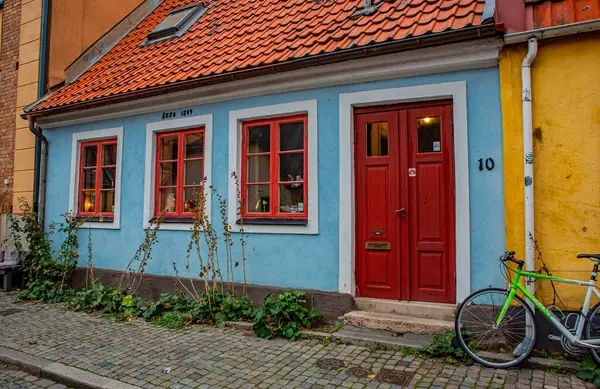 İsveç, Malmö 'deki Gamla Vaster bölgesinde renkli bir ev.