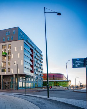 İsveç 'in Malmö kentindeki Fütürist Hyllie istasyonunda modern binalar inşa edildi.