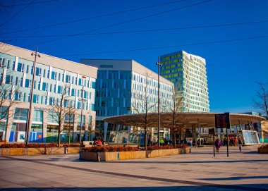 İsveç 'in Malmö kentindeki Fütürist Hyllie istasyonunda modern binalar inşa edildi.