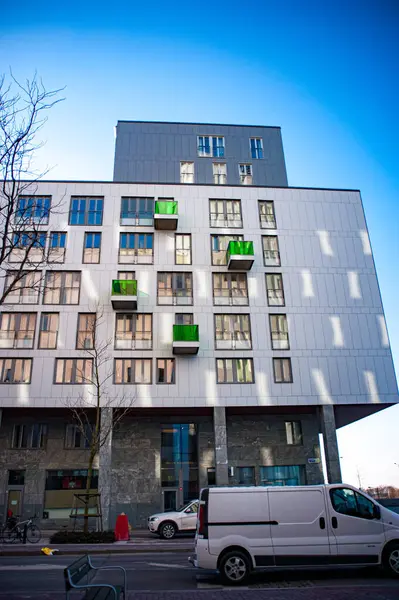 İsveç 'in Malmö kentindeki Fütürist Hyllie istasyonunda modern binalar inşa edildi.