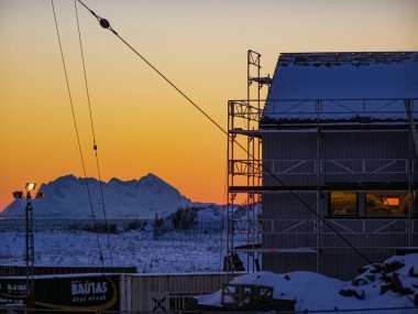Norveç, Bodo 'da kış dağlarında gün batımı