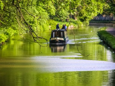 STOKE-ON.TRENT, İngiltere, 17 Mayıs 2008: Caldon Canal, Stoke-on-Trent, İngiltere
