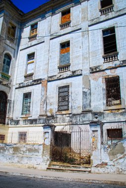 Küba Havana 'da tadilata ihtiyacı olan eski Beyaz Saray