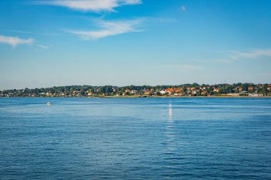 Danimarka 'nın Elsinore Helsingor kasabası Öresund denizinde bir feribottan görüldü..