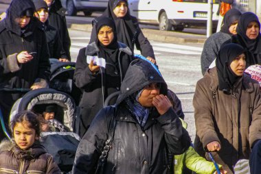 Malmö, İsveç - 10 Mart 2007 - Malmö, İsveç 'te bir protesto yürüyüşü sırasında Müslümanlar.