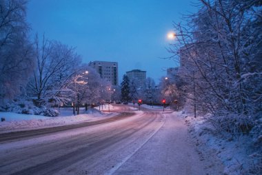 Stockholm, İsveç 'in dışındaki Hogdalen banliyösünde kış.