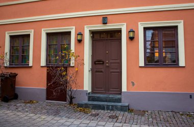 Malmö 'de Gamla Vaster' da sonbahar renklerinde bir ev