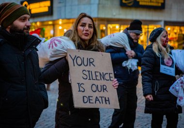 İranlı Kadın Özgürlüğü Gösterisi Malmö, İsveç 'te