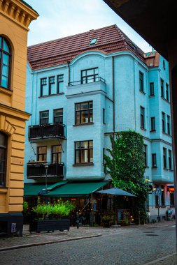 Gamla Vaster, Malmö, İsveç 'te sokak köşesindeki mavi ev.