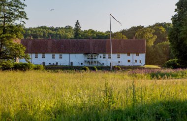 Hasslehom, İsveç dışındaki Hovdala Kalesi