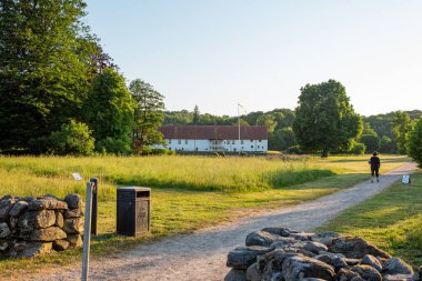 Hasslehom, İsveç dışındaki Hovdala Kalesi