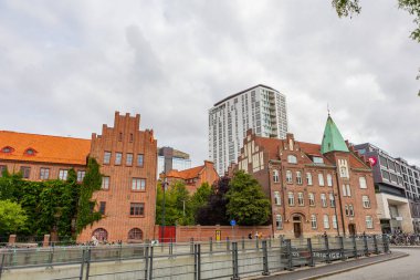 İsveç, Malmö 'deki Triangeln istasyonu ve alışveriş merkezinden görüntü