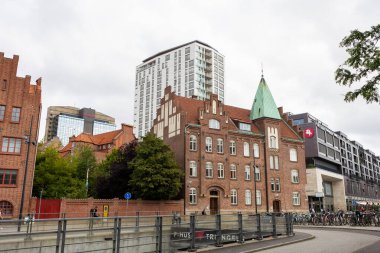 İsveç, Malmö 'deki Triangeln istasyonu ve alışveriş merkezinden görüntü