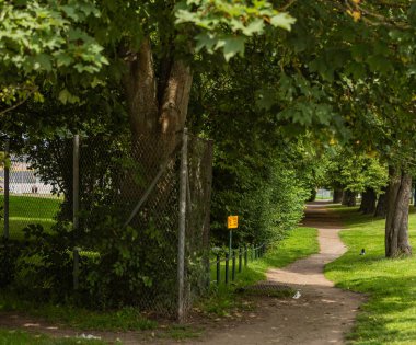 İsveç, Malmö Pildammsparken Parkı 'nda yol