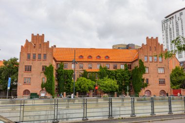 İsveç, Malmö 'deki Triangeln istasyonu ve alışveriş merkezinden görüntü