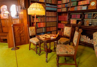 Tjoloholm Şatosu 'ndaki kütüphane duvarı, Halland County, İsveç