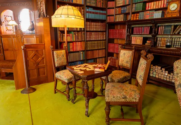 Tjoloholm Şatosu 'ndaki kütüphane duvarı, Halland County, İsveç