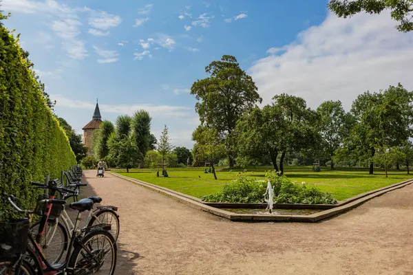 İsveç, Malmö 'deki Pildammsparken parkına giriş