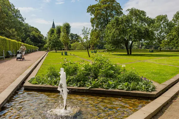 İsveç, Malmö 'deki Pildammsparken parkına giriş